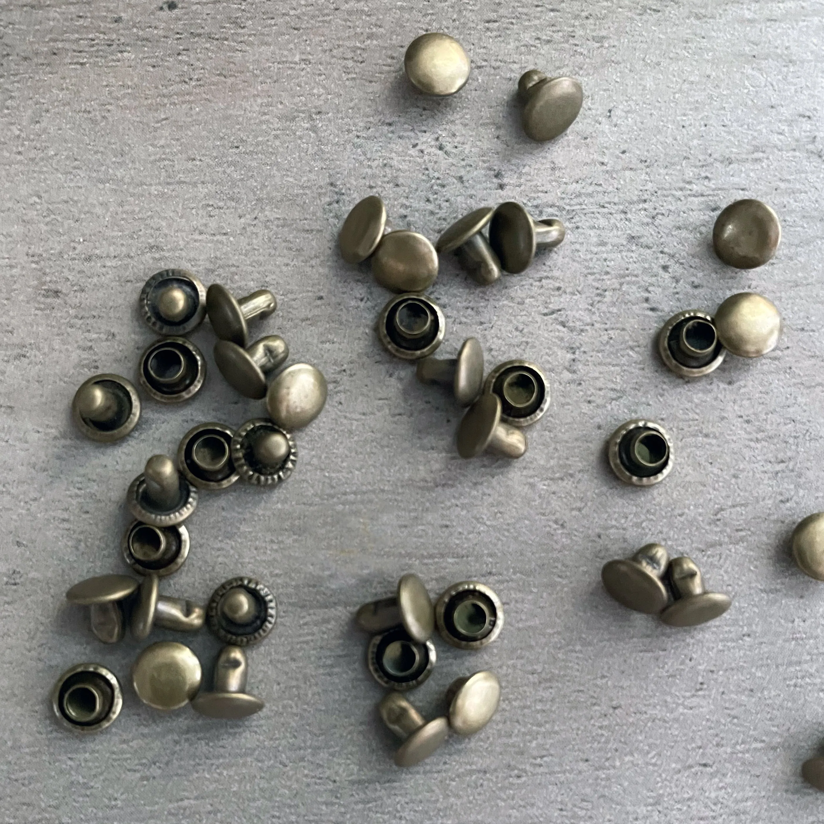 Double Cap Rivets 6mm (20sets)